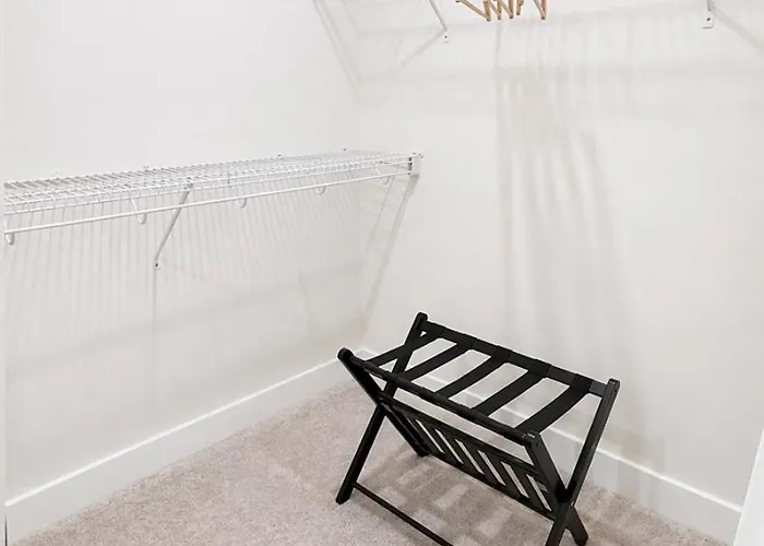 3 En-suite Townhome - 5 Min Walk To - Sleeps 10 - Community Pool *