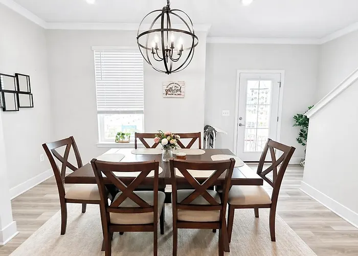 3 En-suite Townhome - 5 Min Walk To - Sleeps 10 - Community Pool * Ocean City
