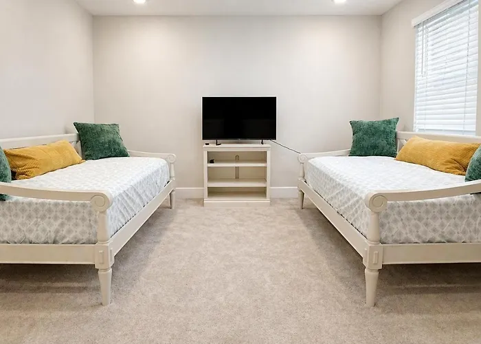 Holiday home 3 En-suite Townhome - 5 Min Walk To - Sleeps 10 - Community Pool Ocean City