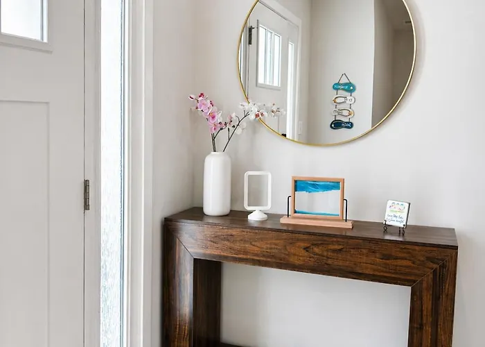 3 En-suite Townhome - 5 Min Walk To - Sleeps 10 - Community Pool