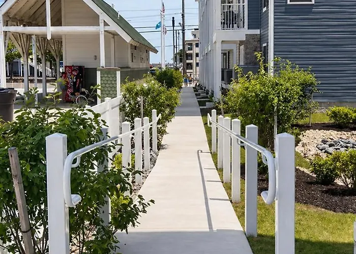 3 En-suite Townhome - 5 Min Walk To - Sleeps 10 - Community Pool * Ocean City