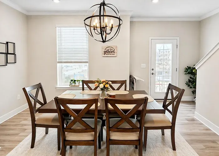 3 En-suite Townhome - 5 Min Walk To - Sleeps 10 - Community Pool * Ocean City