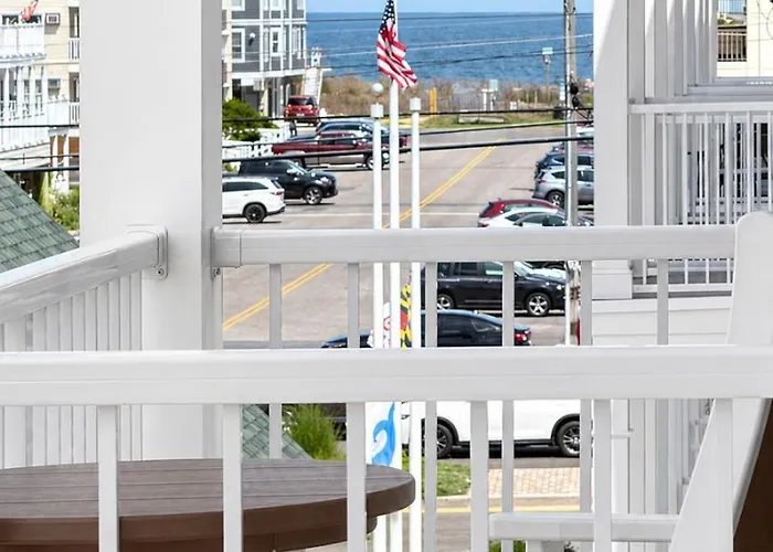 3 En-suite Townhome - 5 Min Walk To - Sleeps 10 - Community Pool * Ocean City