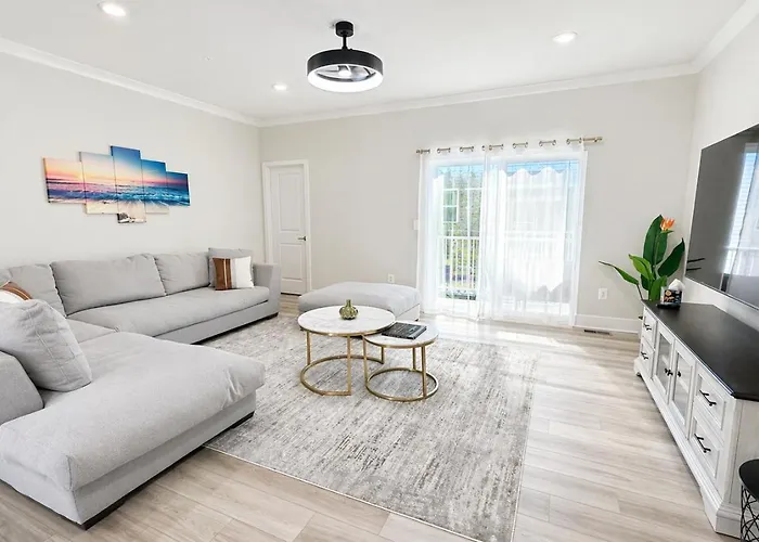 3 En-suite Townhome - 5 Min Walk To - Sleeps 10 - Community Pool Holiday home Ocean City