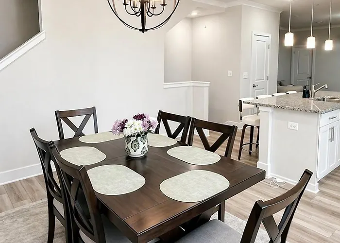 3 En-suite Townhome - 5 Min Walk To - Sleeps 10 - Community Pool Ocean City